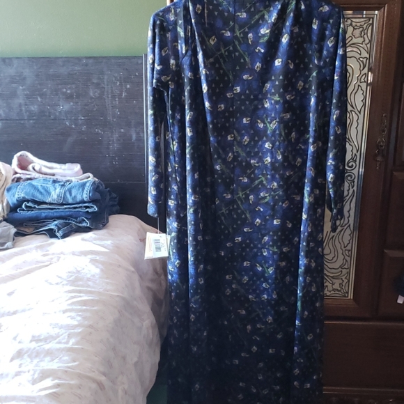 Sara - Picture 2 of 3